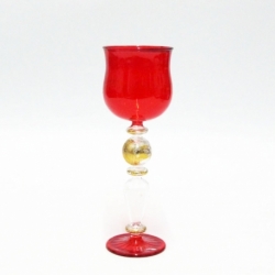 Bicchiere rosso e oro...