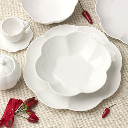 Servizio 18 piatti villa dei fiori  la porcellana bianca