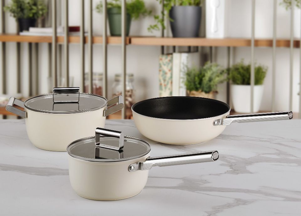 Casseruola 1 manico Rosso  + Coperchio Stile Anni 50 Smeg