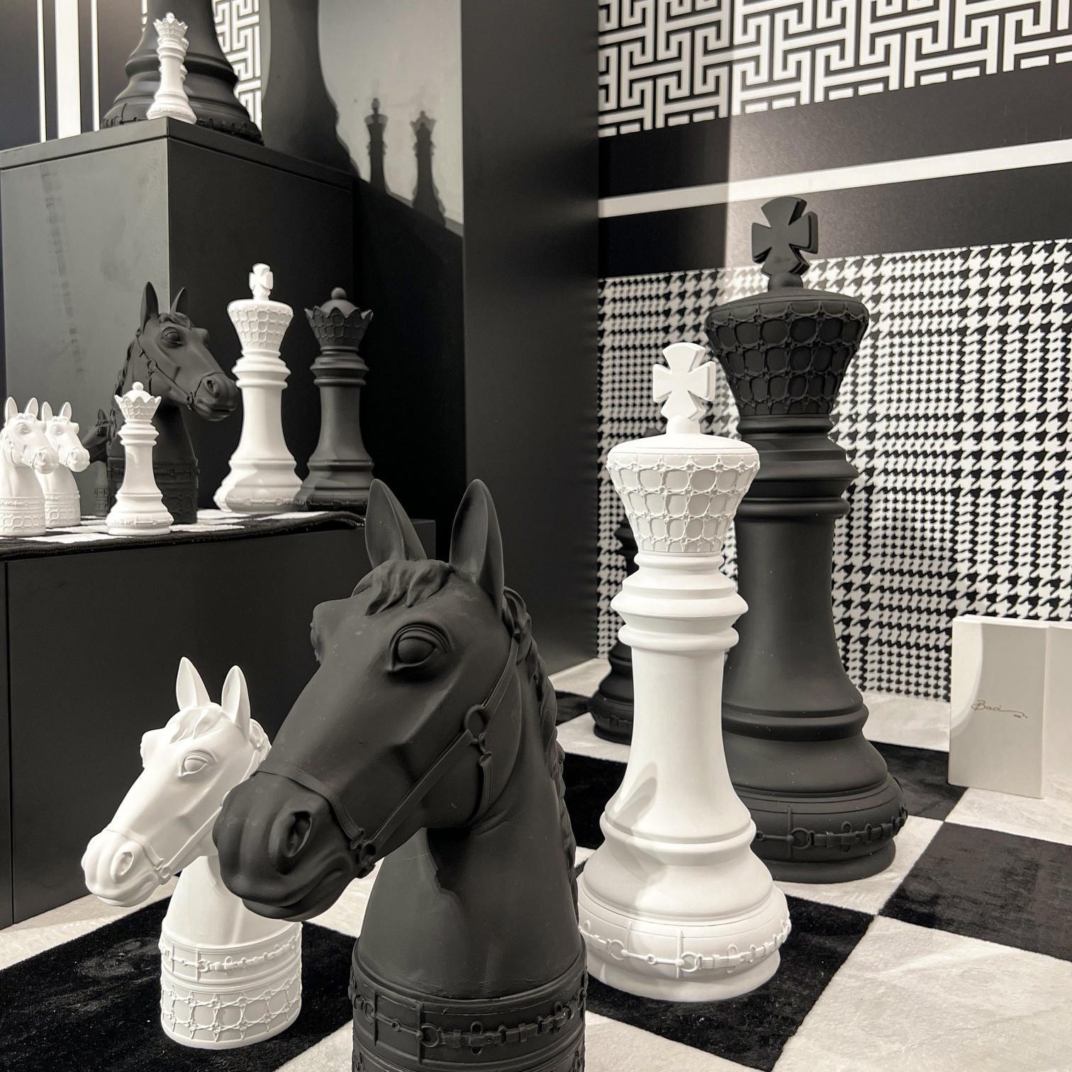 Oggetto decorativo bianco 32cm Re Midi Baci Milano