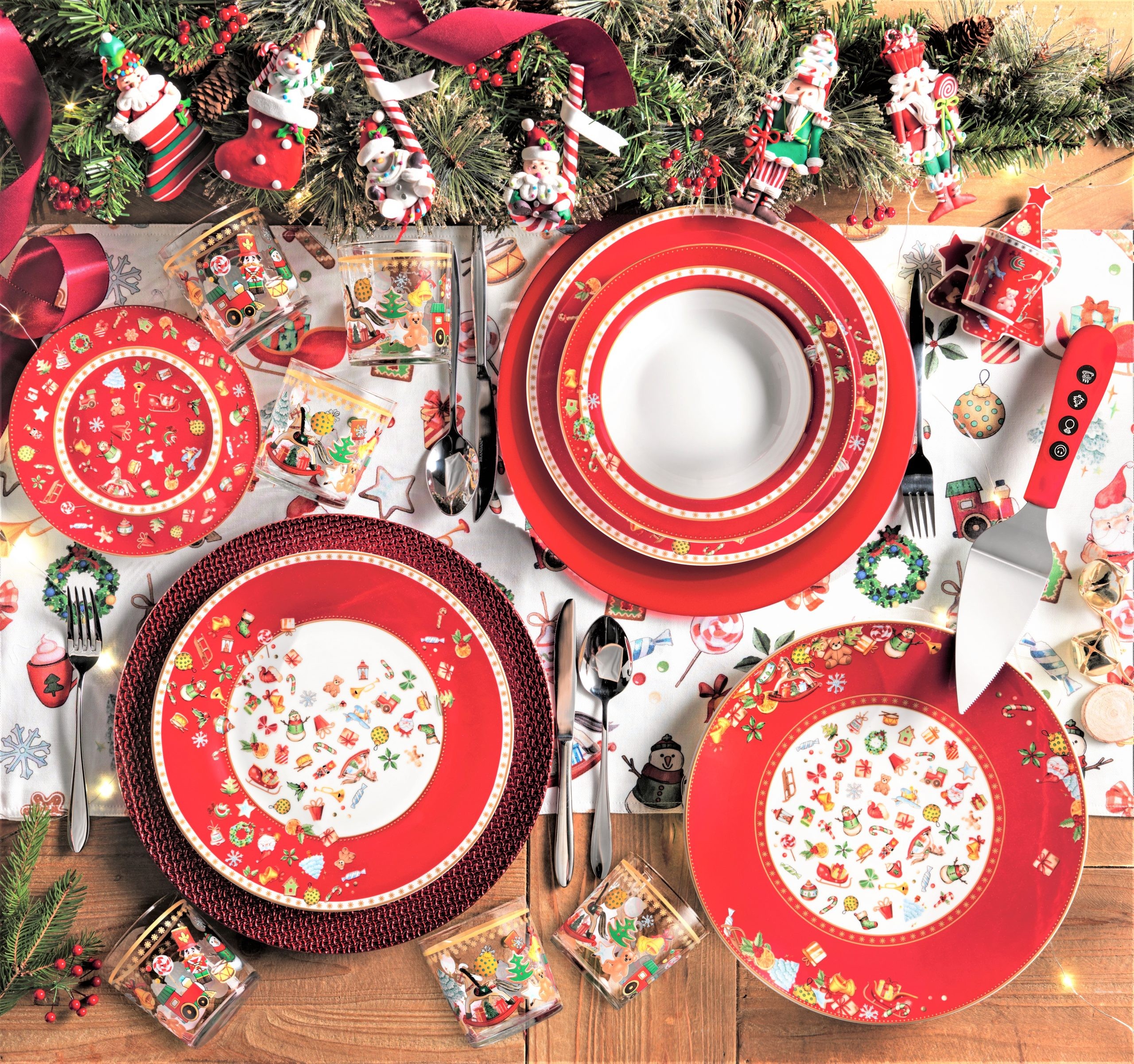 Servizio tavola natalizia 18 piatti Chicchi e Balocchi Brandani