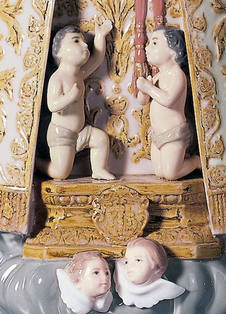 Statua Vergine Degli Abbandonati Lladrò