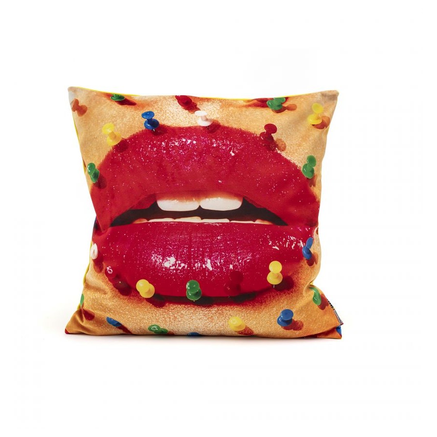Cuscino Mouthwithpins