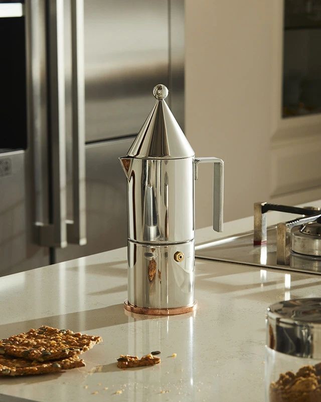 La conica caffettiera 3 tazze alessi