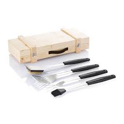 Set barbecue con 4 attrezzi...